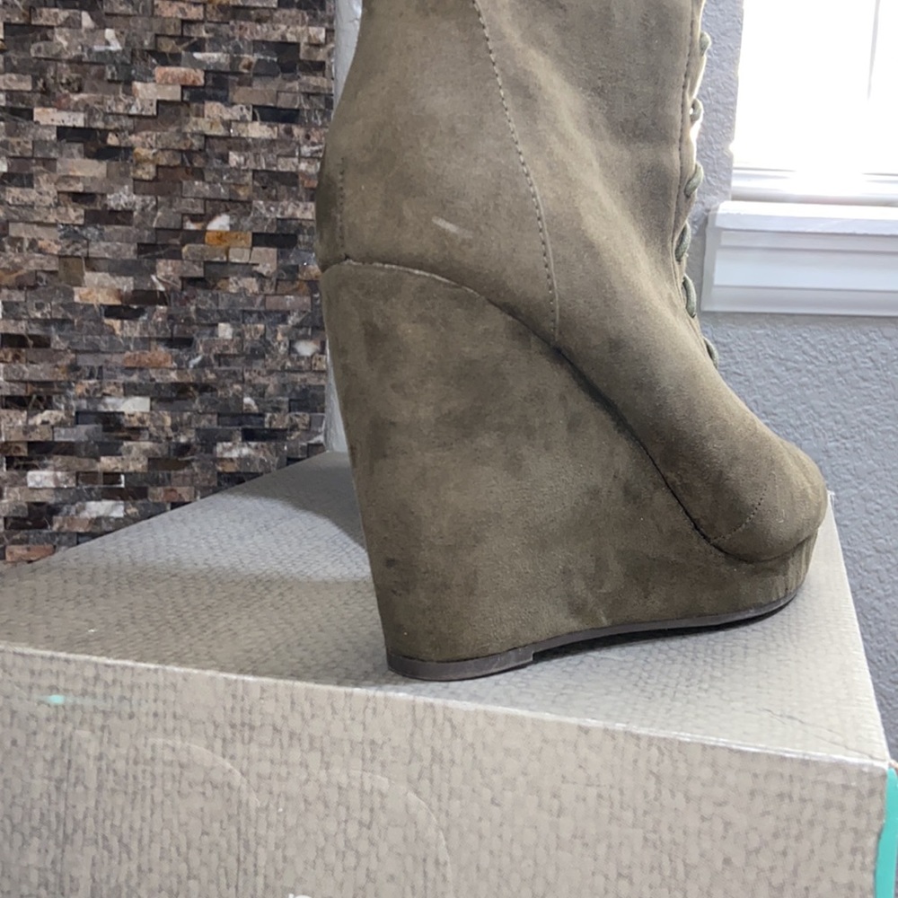 Green Heeled Boots - Picture 8 of 8
